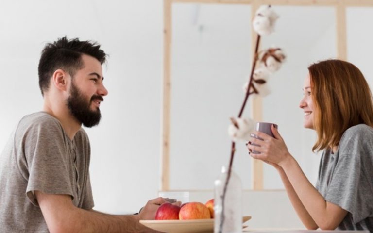 Temas de conversación para hablar con una mujer en una